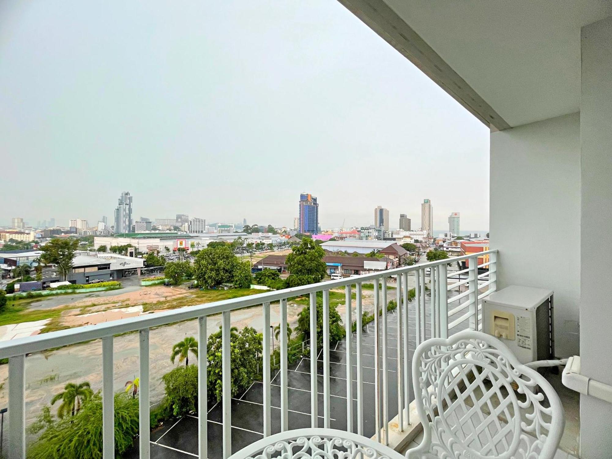 Baan Pattaya By Sabai Hotel Exterior foto