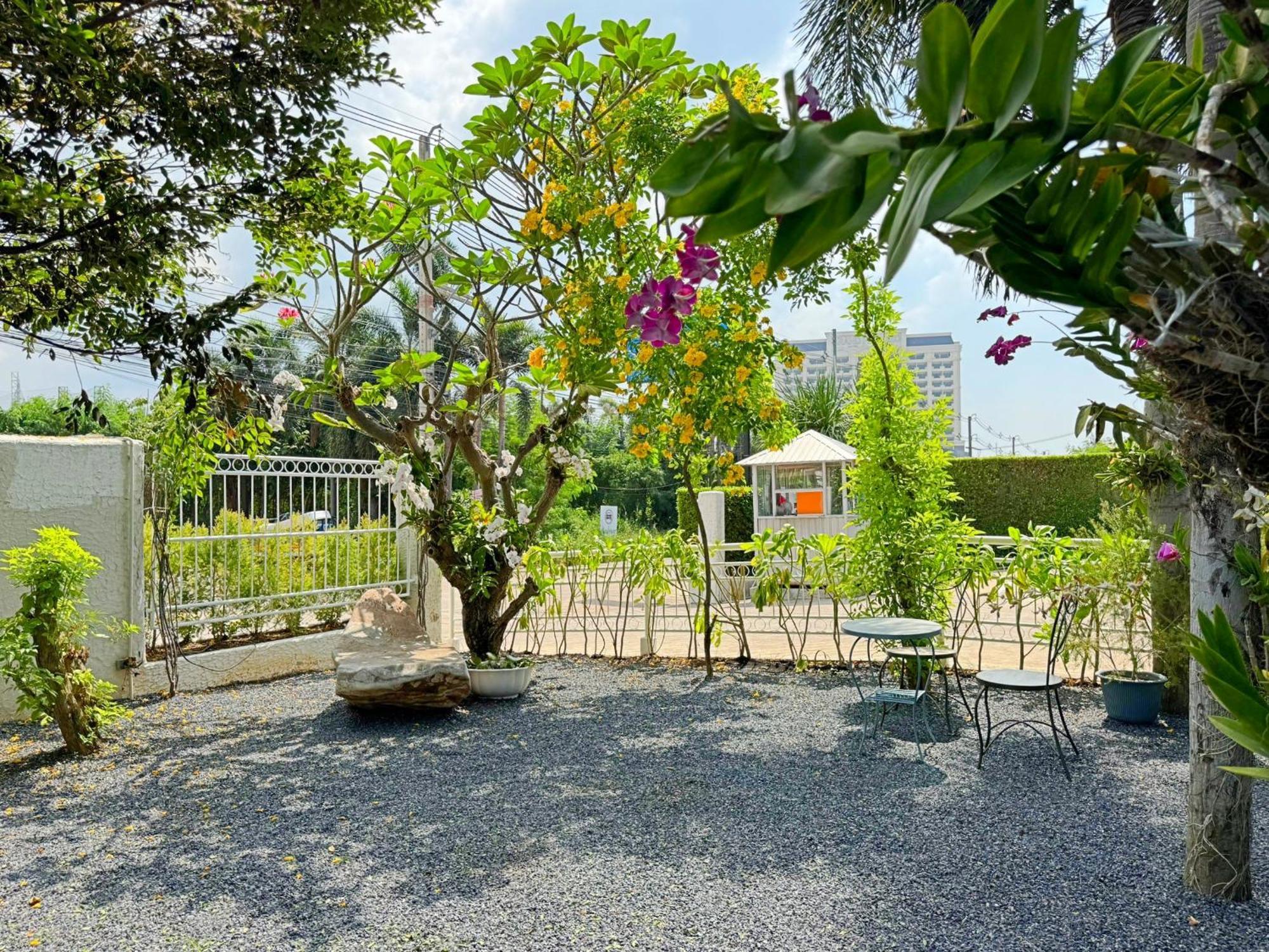 Baan Pattaya By Sabai Hotel Exterior foto
